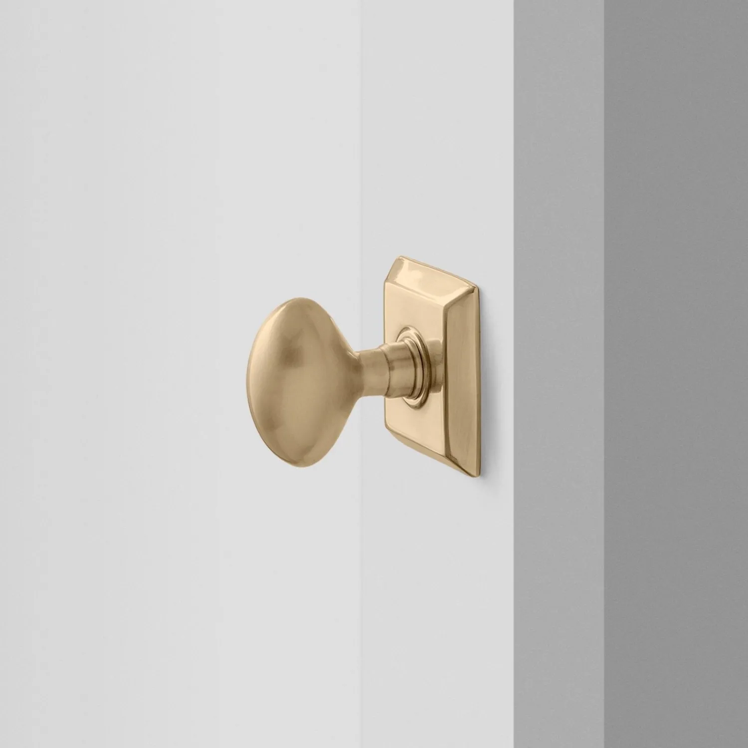 Schoolhouse Freeport Small Door Set with Egg Knob Hot