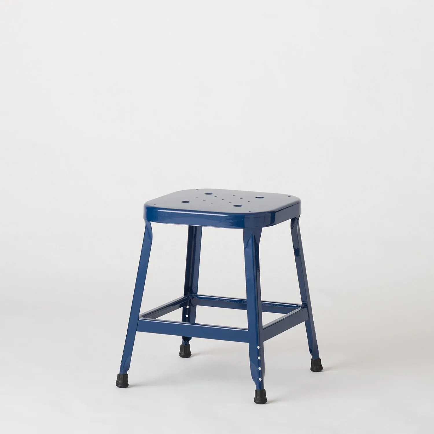 Schoolhouse Utility Stool 18" Outlet